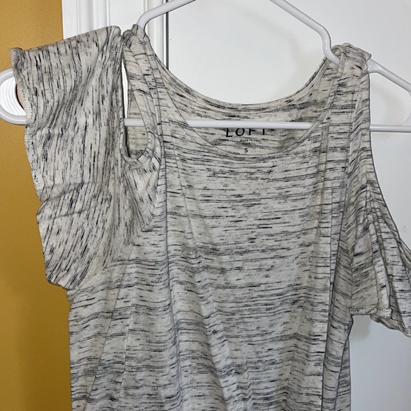 Loft Heathered Grey Cold Shoulder Tee Shirt - Picture 3 of 3